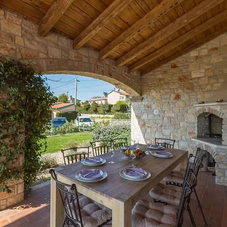 Angelina Comfortable 4* Kaštelir