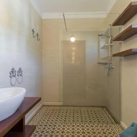 Ξενοδοχείο Angelina Comfortable 4*