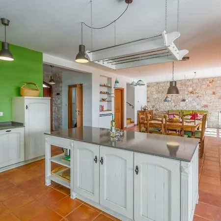 Angelina Comfortable Ξενοδοχείο 4*