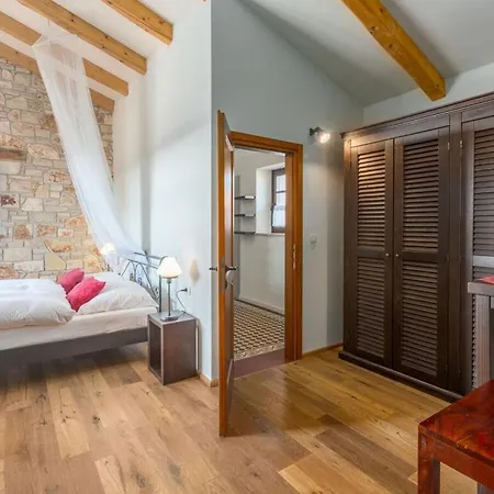 Angelina Comfortable 4* Kaštelir